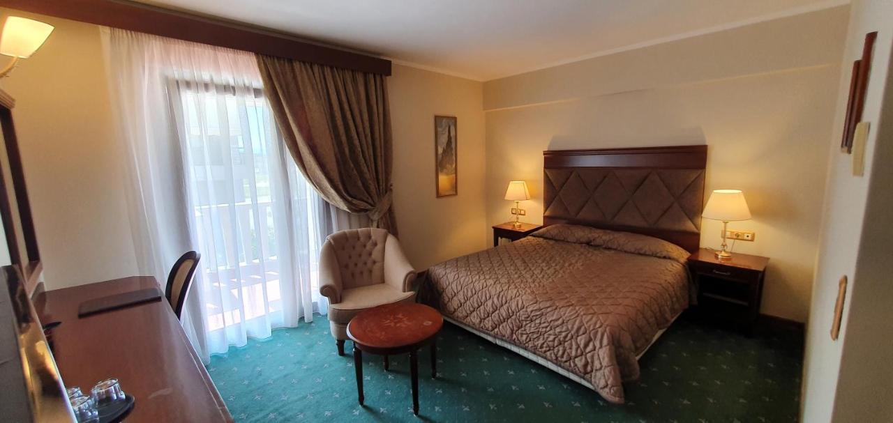 טריקלה Aeton Melathron Hotel מראה חיצוני תמונה