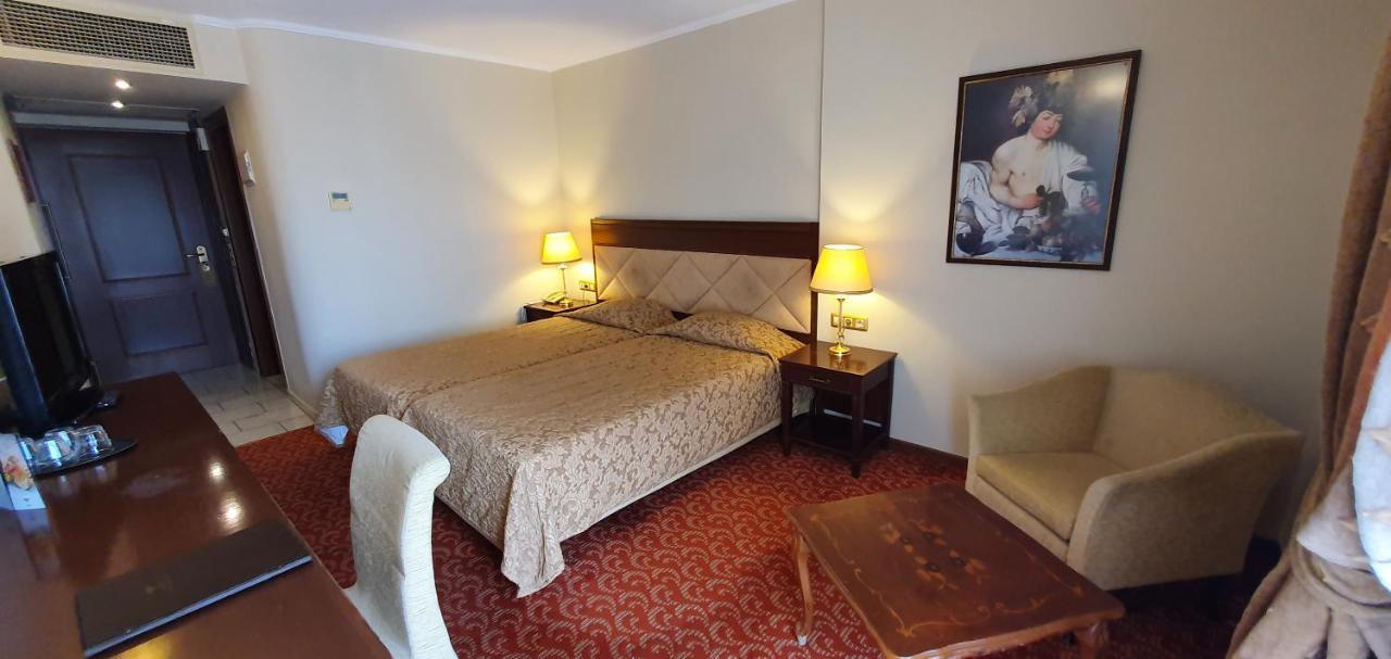 טריקלה Aeton Melathron Hotel מראה חיצוני תמונה