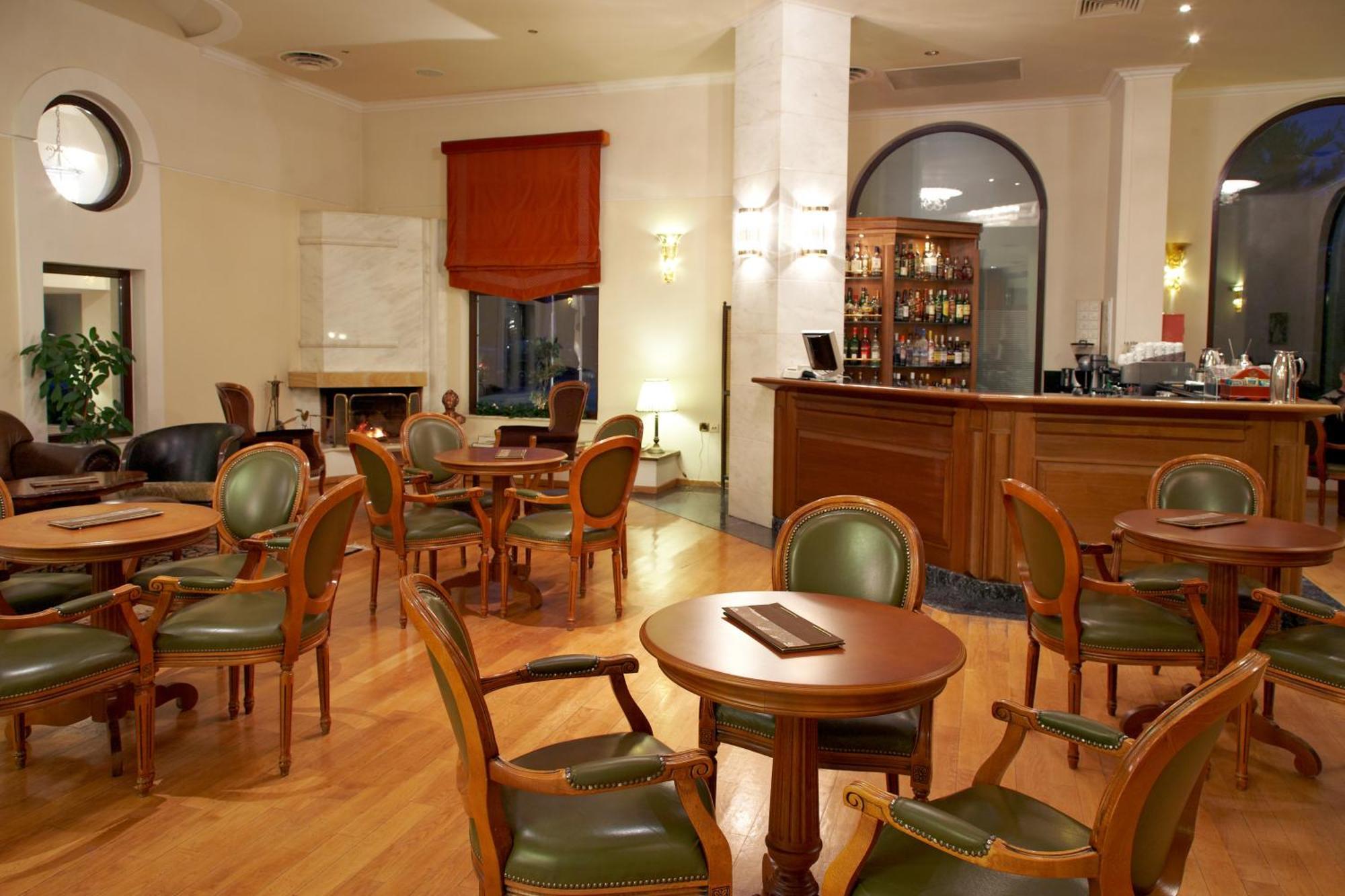 טריקלה Aeton Melathron Hotel מראה חיצוני תמונה