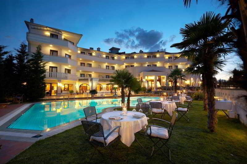 טריקלה Aeton Melathron Hotel מראה חיצוני תמונה